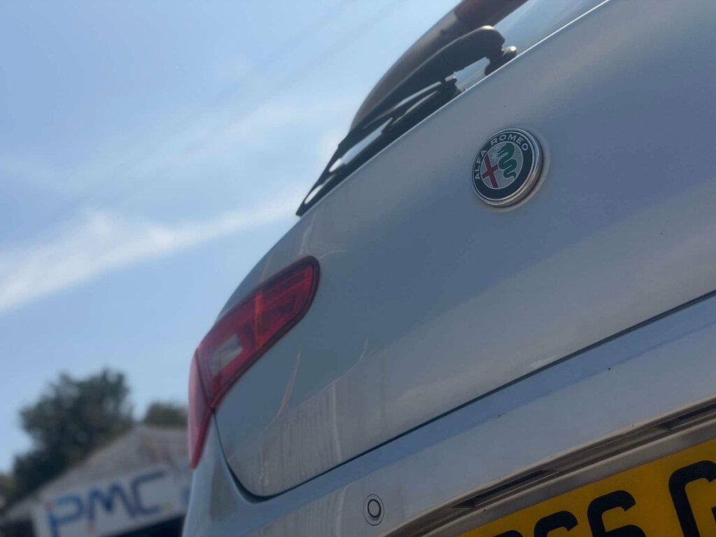 Alfa Romeo Giulietta Super Red #25