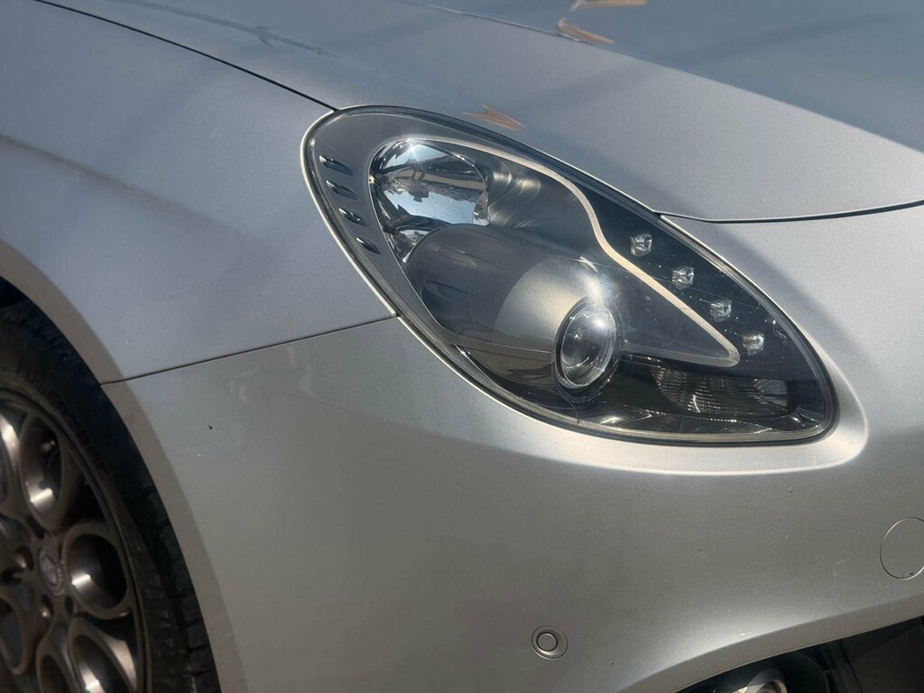 Alfa Romeo Giulietta Super Red #28