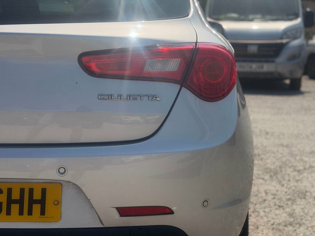 Alfa Romeo Giulietta Super Red #16