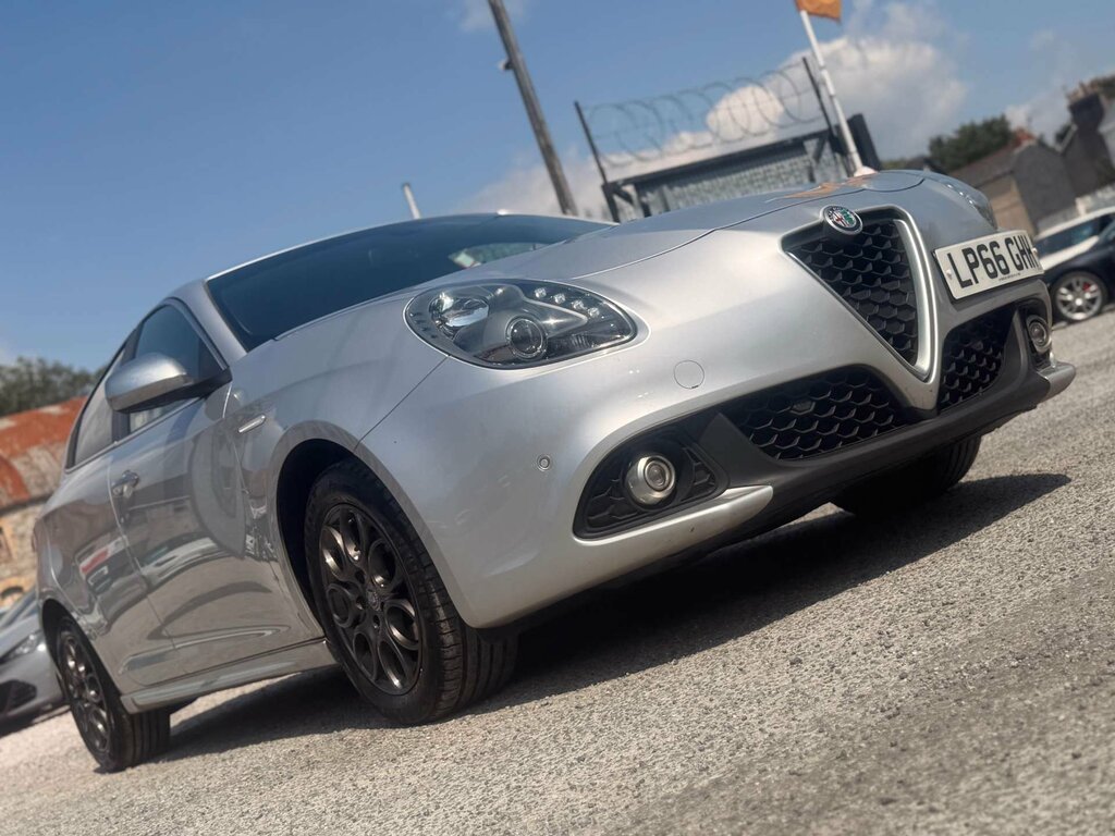 Alfa Romeo Giulietta Super Red #17