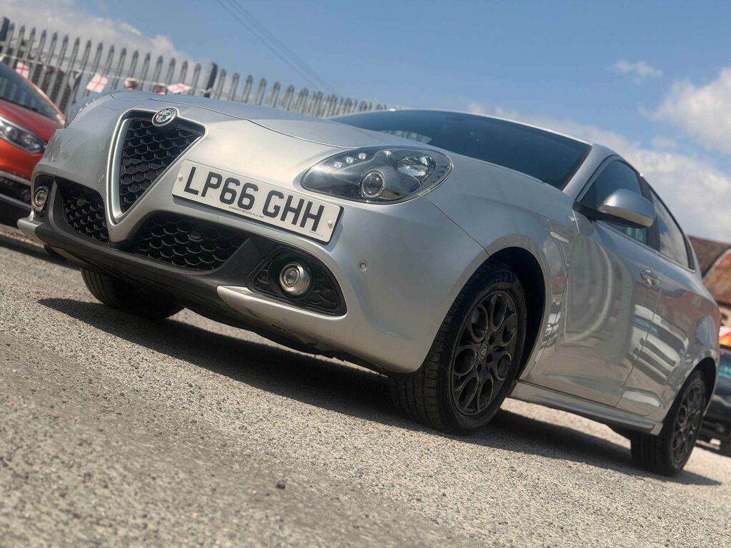 Alfa Romeo Giulietta Super Red #19