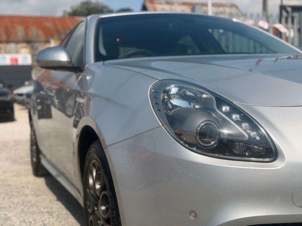 Alfa Romeo Giulietta Super Red #22
