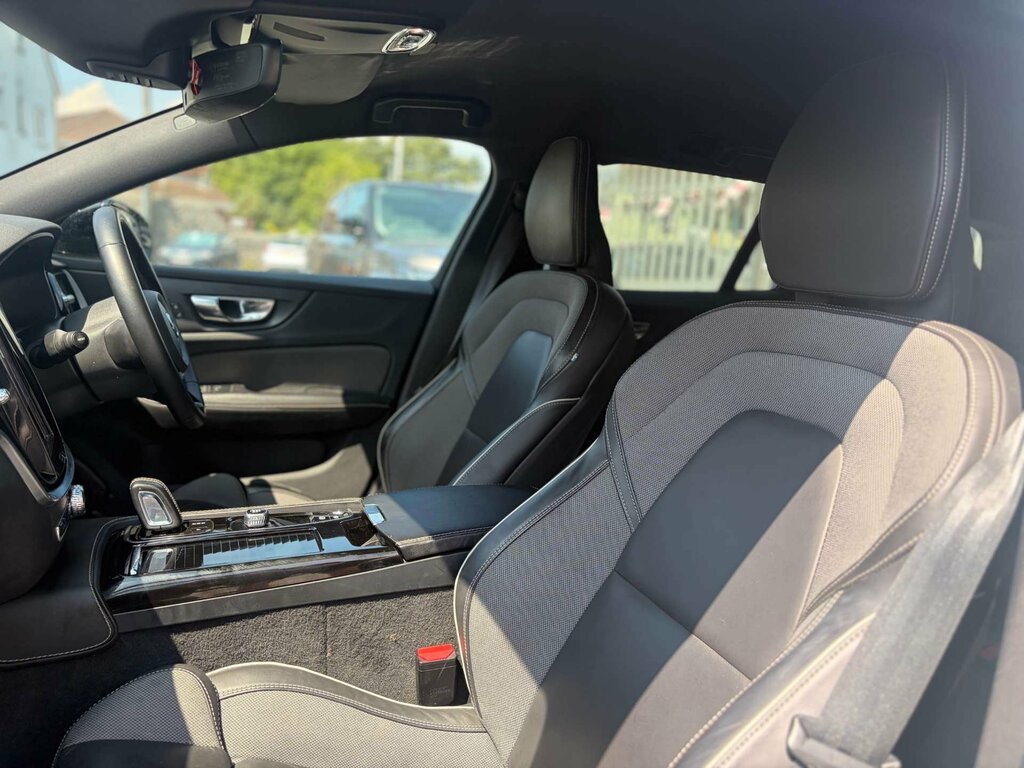 Volvo V60 R-design Black #45