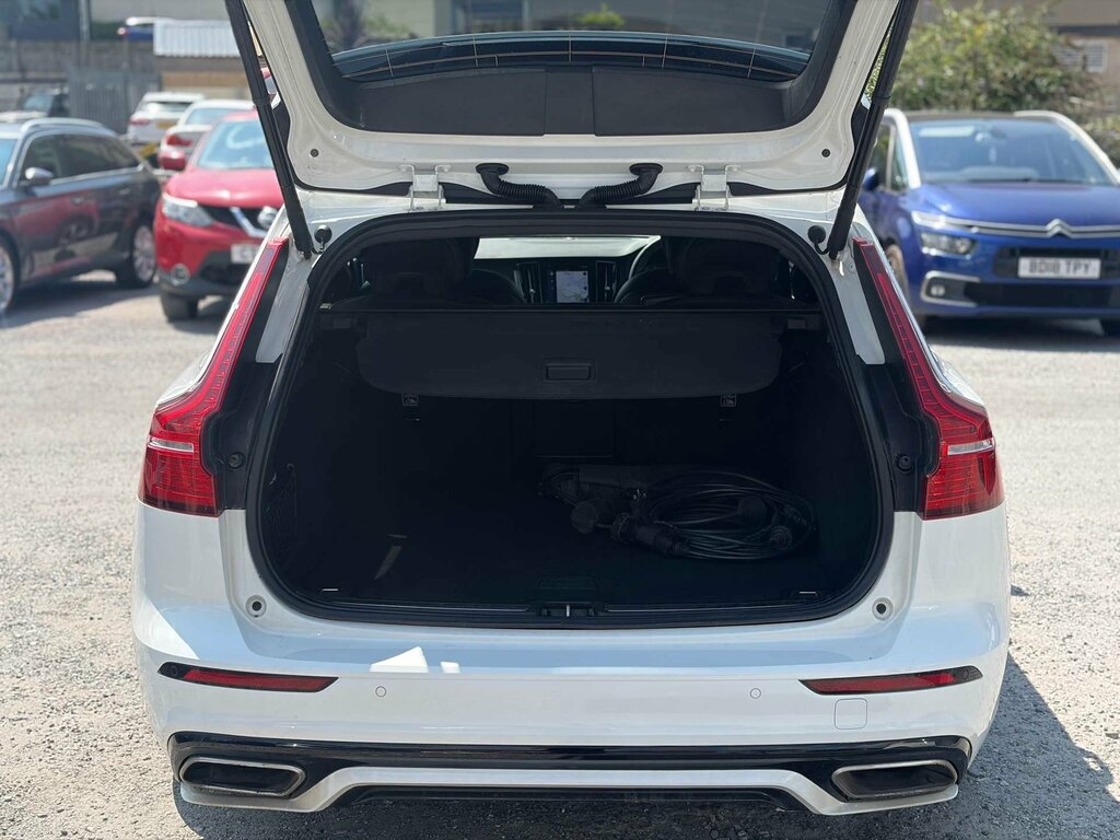 Volvo V60 R-design Black #50