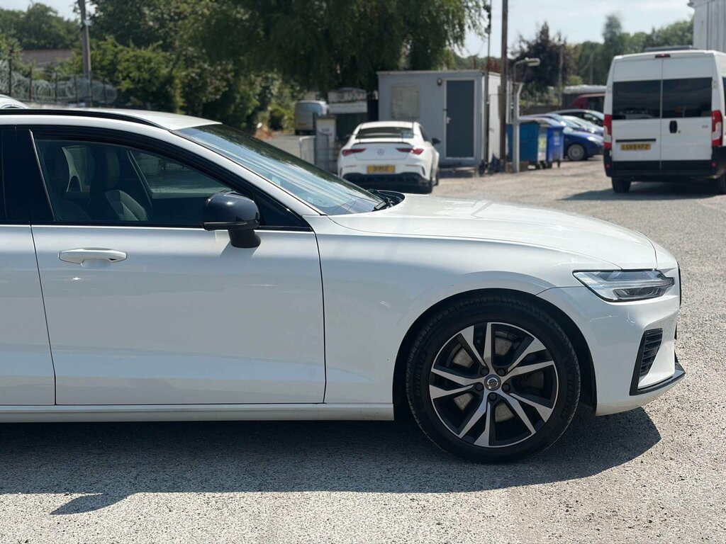 Volvo V60 2.0 V60 R-design T6 Recharge Awd 4Wd White #3