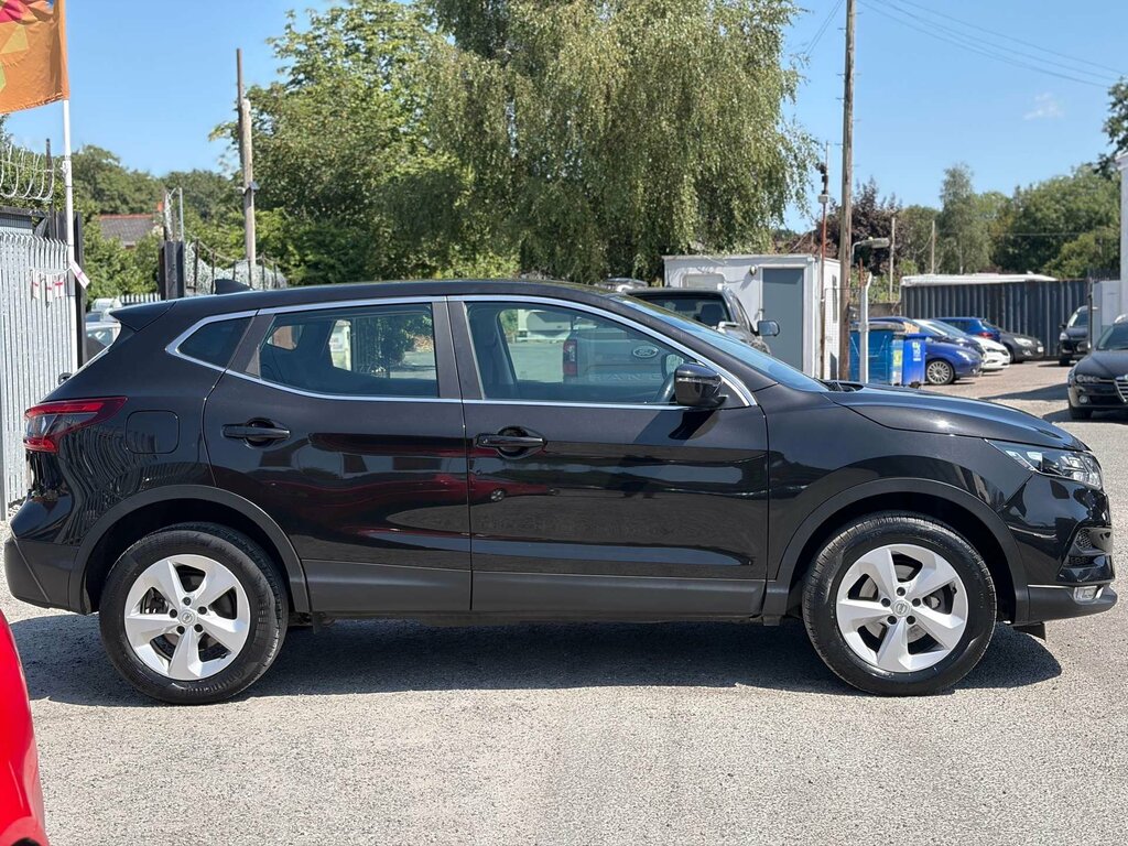 Nissan Qashqai 1.3 Qashqai Acenta Premium Dig-t Black #4