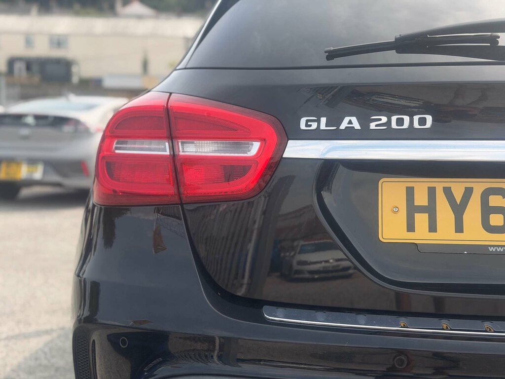 Mercedes-Benz GLA Class 2.1 Gla 220 D 4Matic Amg Line 174 Bhp Blue #28