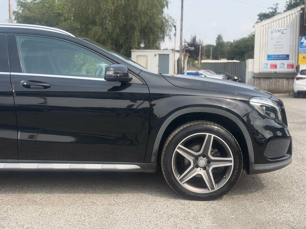 Mercedes-Benz GLA Class 2.1 Gla 220 D 4Matic Amg Line 174 Bhp Blue #18