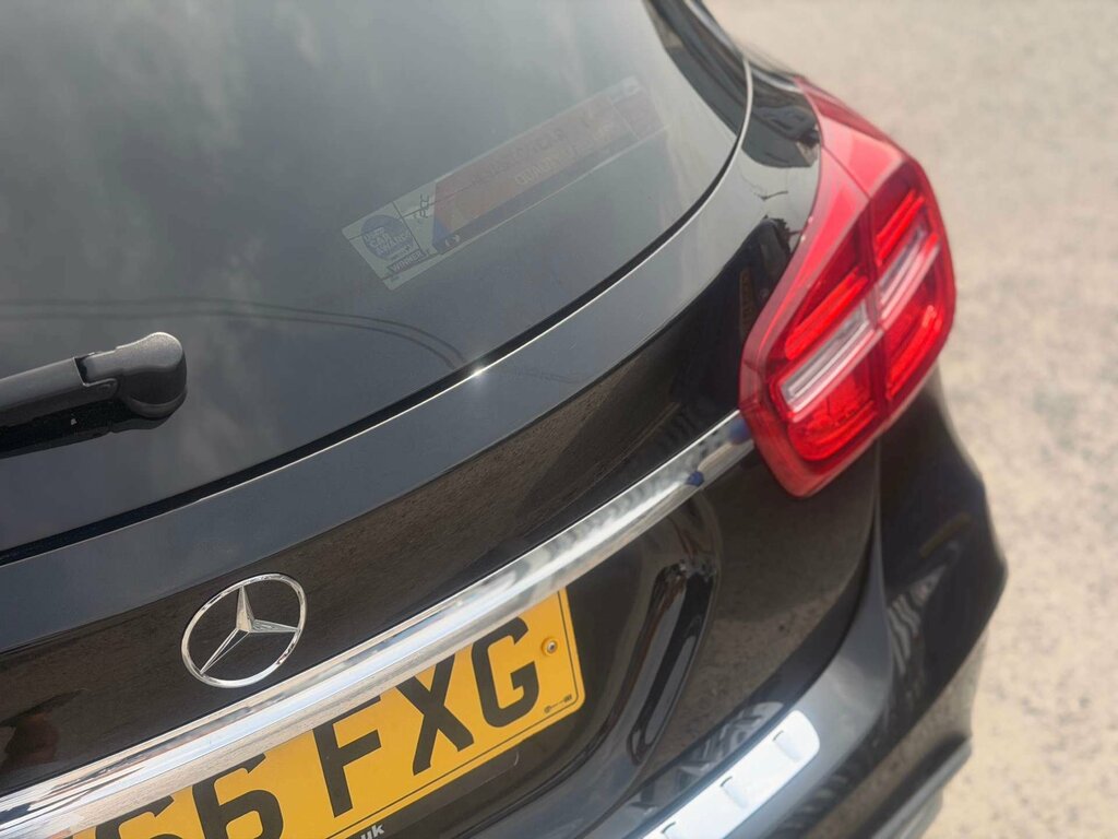 Mercedes-Benz GLA Class 2.1 Gla 220 D 4Matic Amg Line 174 Bhp Blue #59
