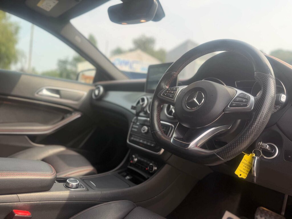 Mercedes-Benz GLA Class 2.1 Gla 220 D 4Matic Amg Line 174 Bhp Blue #11