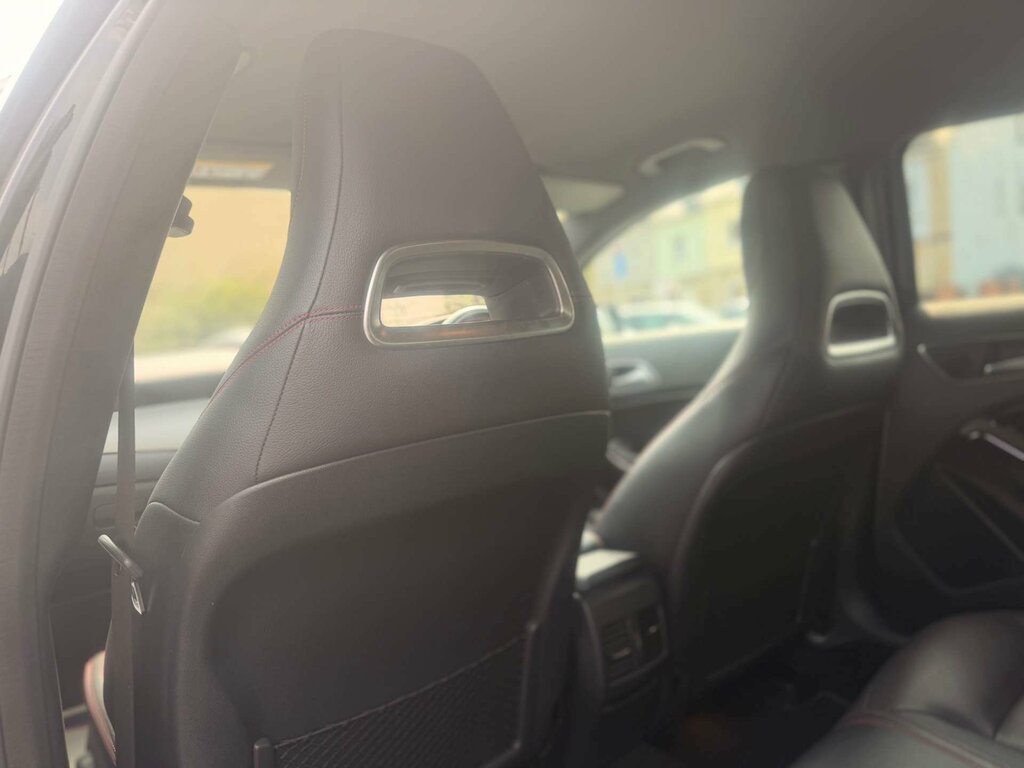 Mercedes-Benz GLA Class 2.1 Gla 220 D 4Matic Amg Line 174 Bhp Blue #22