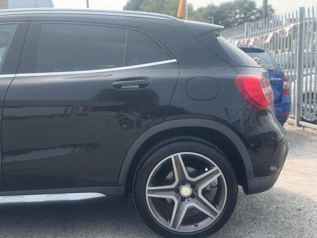 Mercedes-Benz GLA Class 2.1 Gla 220 D 4Matic Amg Line 174 Bhp Blue #48
