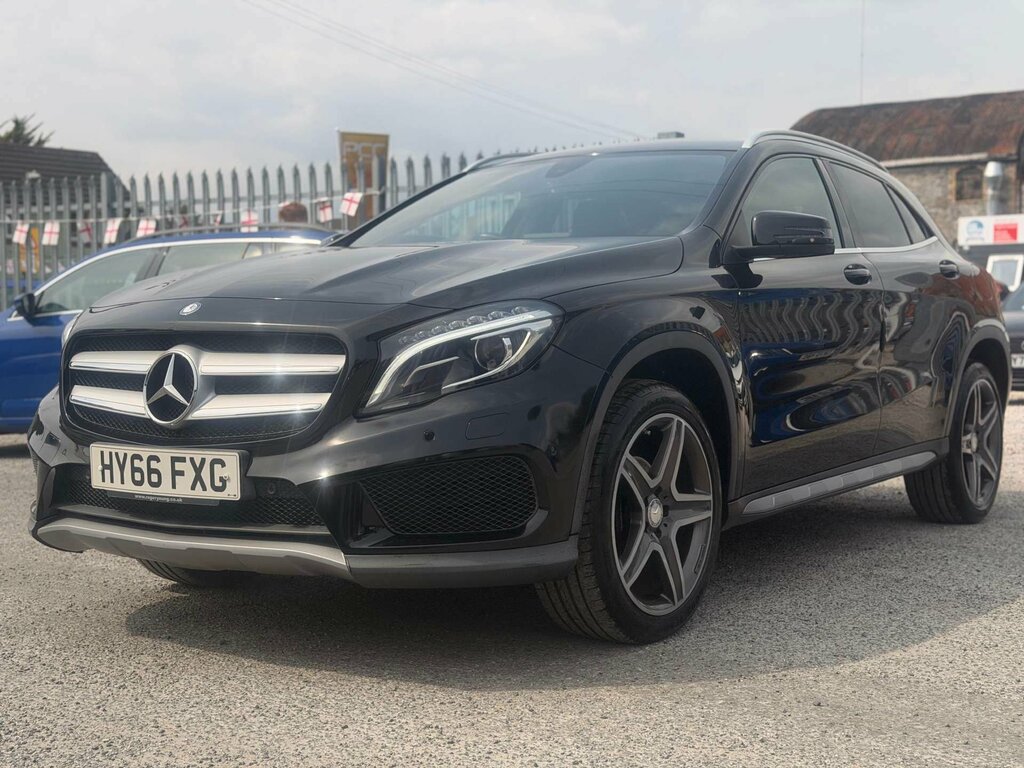 Mercedes-Benz GLA Class 1.6 Gla 200 Amg Line Premium Black #3