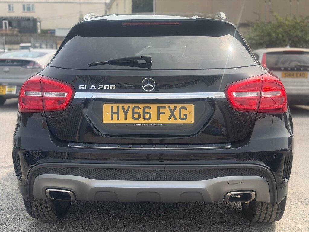 Mercedes-Benz GLA Class 2.1 Gla 220 D 4Matic Amg Line 174 Bhp Blue #29