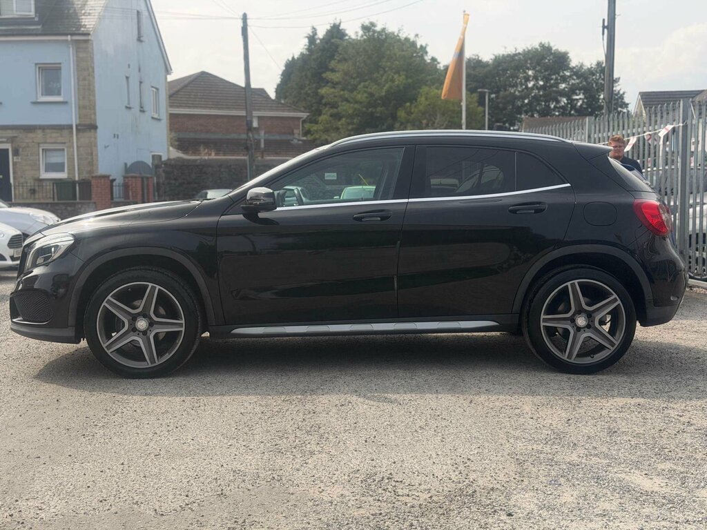 Mercedes-Benz GLA Class 2.1 Gla 220 D 4Matic Amg Line 174 Bhp Blue #10