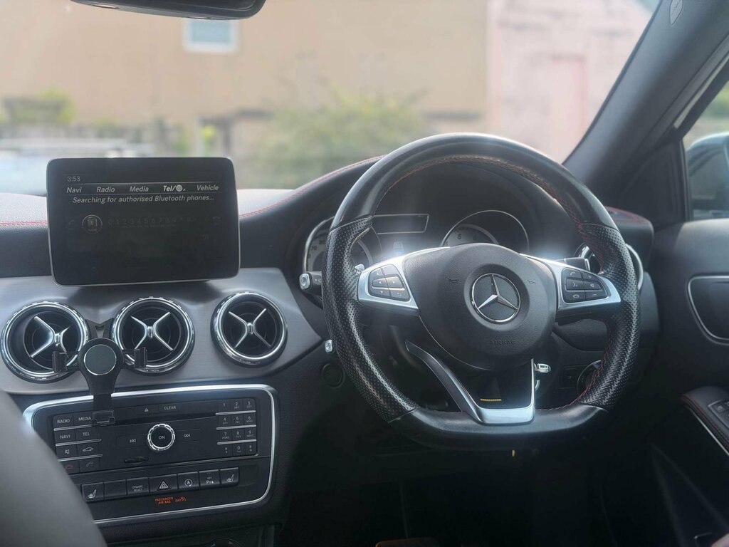 Mercedes-Benz GLA Class 2.1 Gla 220 D 4Matic Amg Line 174 Bhp Blue #33