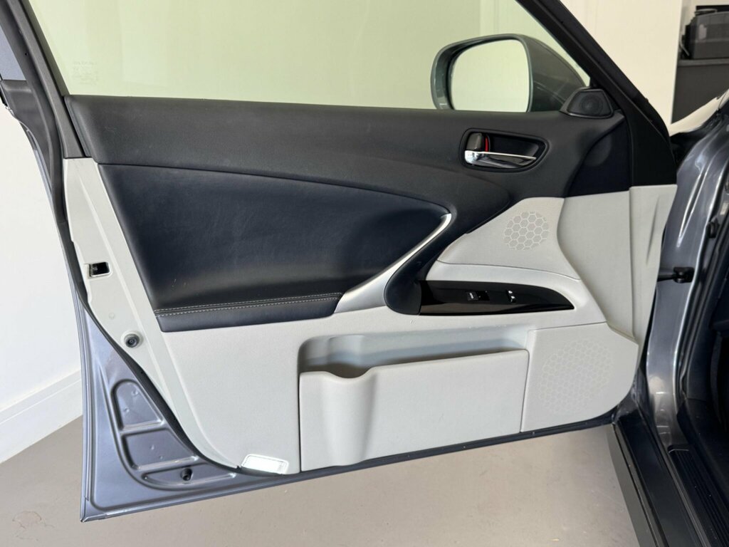 Lexus IS Saloon 2.5 250 V6 Se-l Euro 5 201212 Grey #48