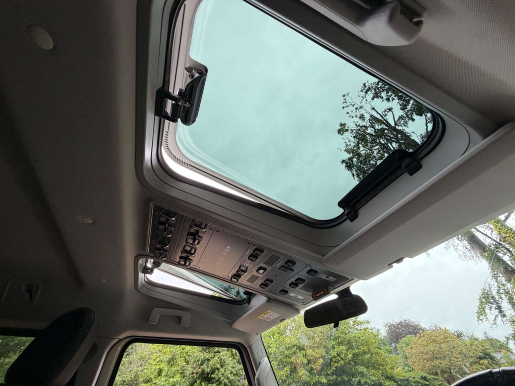 Volkswagen 150Kw Life Pro Perform 77Kwh Grey #54