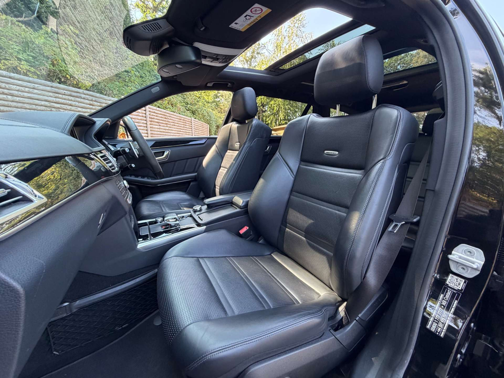 Mercedes-Benz E Class E220d Se 9G-tronic Black #46