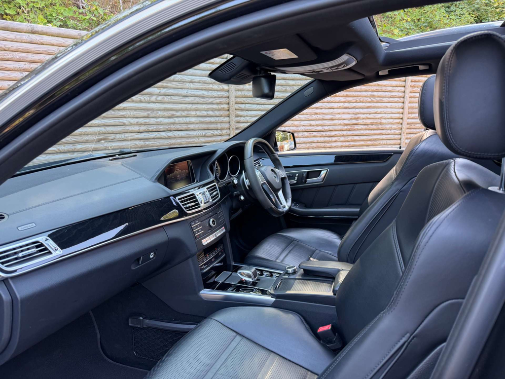 Mercedes-Benz E Class E220d Se 9G-tronic Black #32