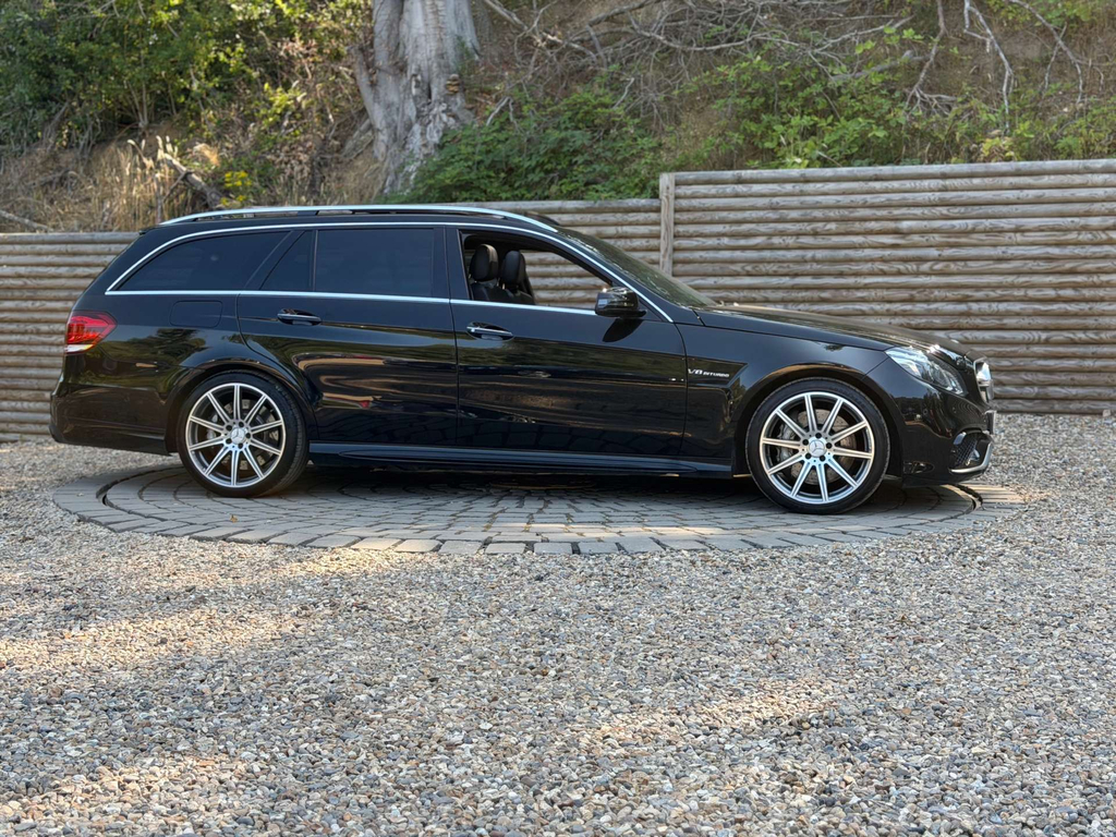 Mercedes-Benz E Class E220d Se 9G-tronic Black #25
