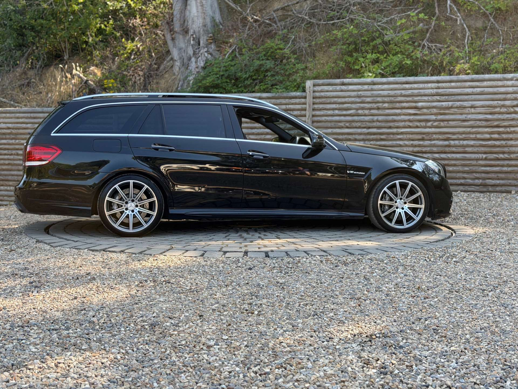 Mercedes-Benz E Class E220d Se 9G-tronic Black #22