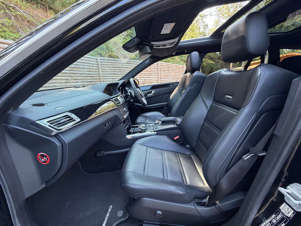 Mercedes-Benz E Class E220d Se 9G-tronic Black #35
