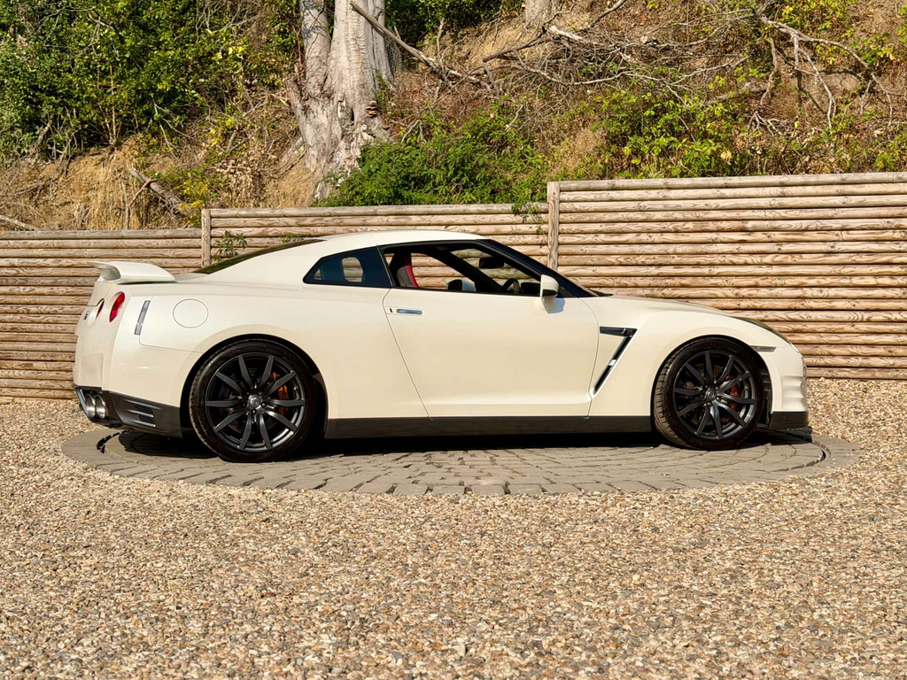 Nissan GT-R Coupe Grey #24