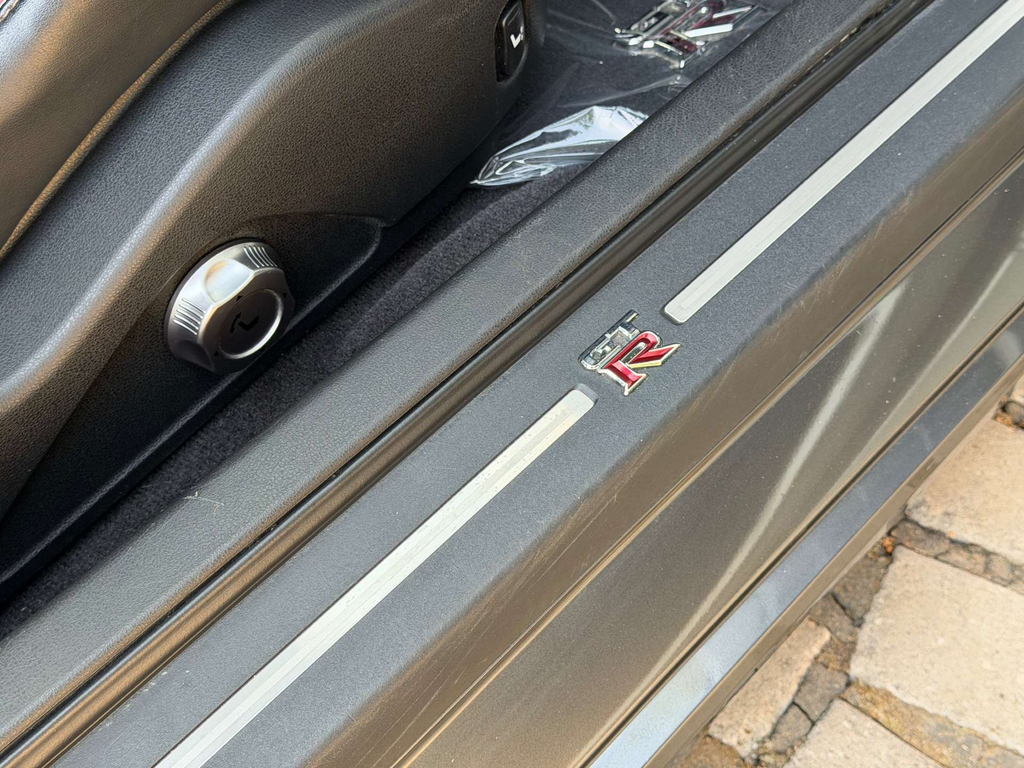 Nissan GT-R Coupe Grey #64