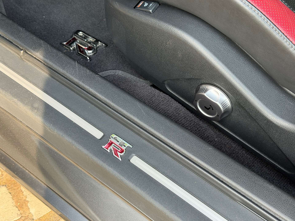 Nissan GT-R Coupe Grey #55
