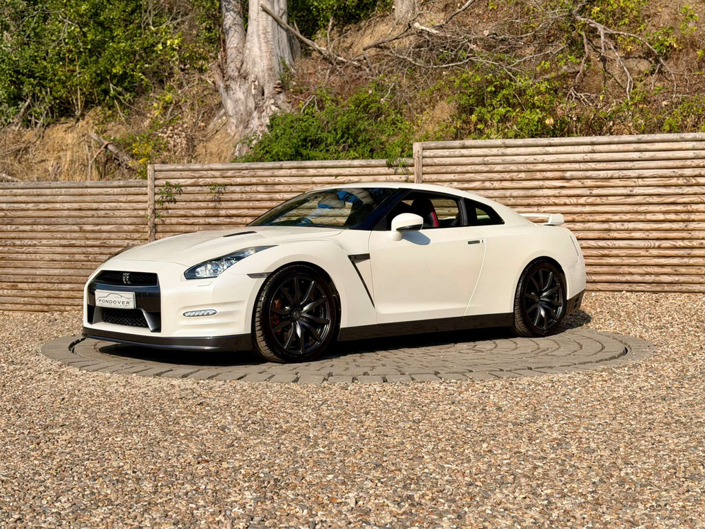 Nissan GT-R Coupe Grey #1