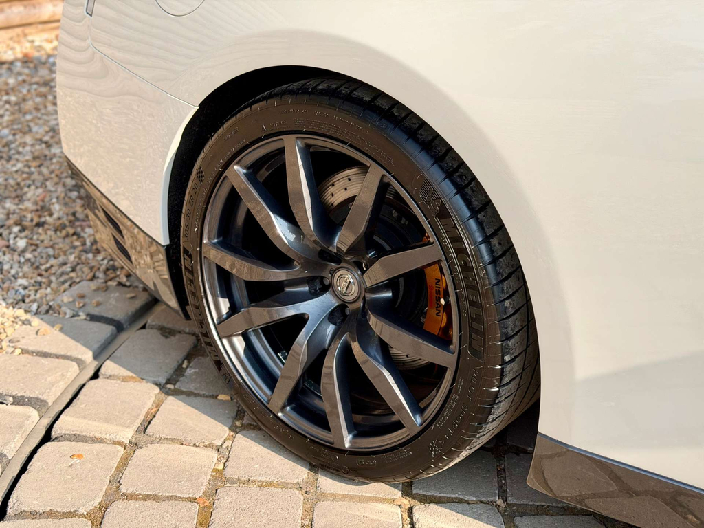 Nissan GT-R Coupe Grey #84