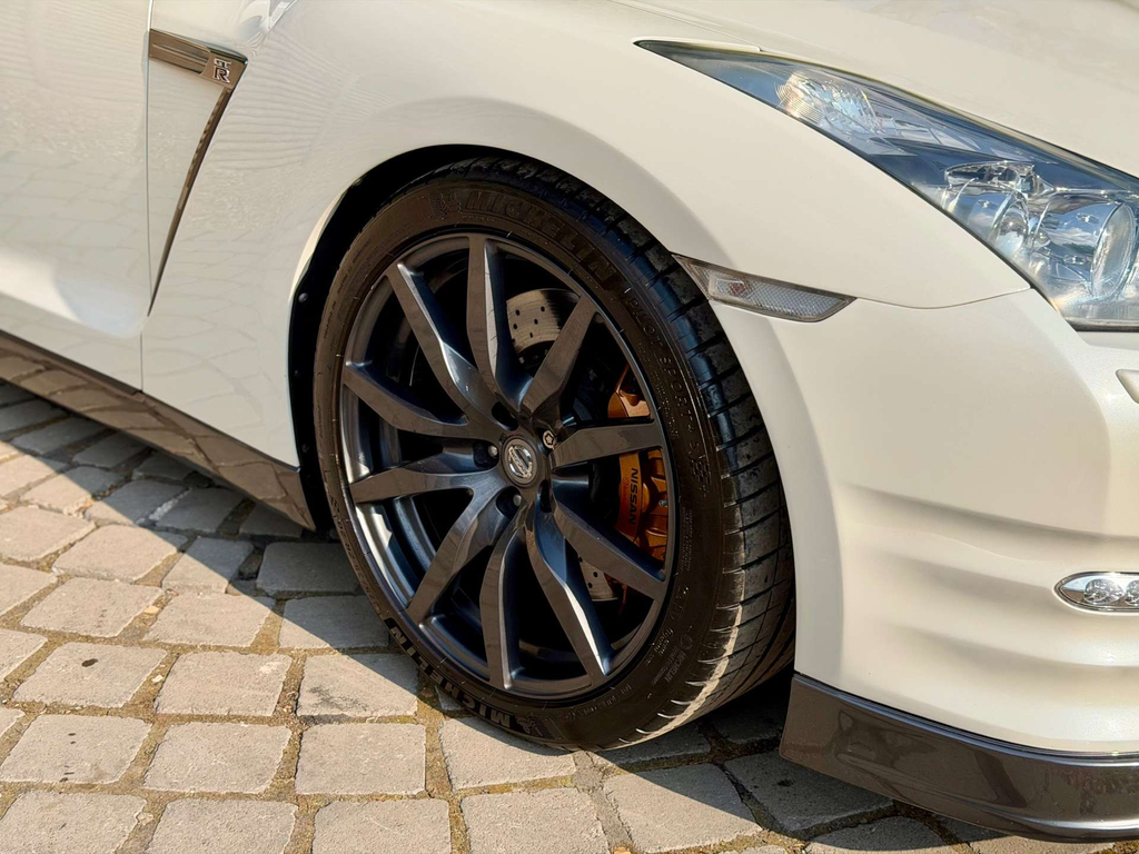 Nissan GT-R Coupe Grey #83
