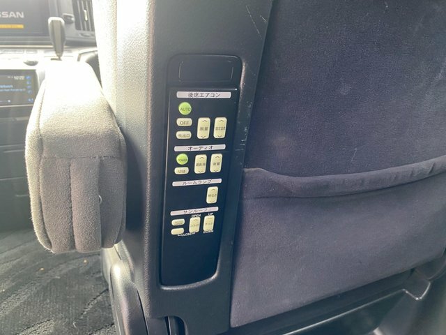 Nissan Elgrand 3.5 3.5 Black #22