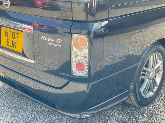 Nissan Elgrand 3.5 3.5 Black #37