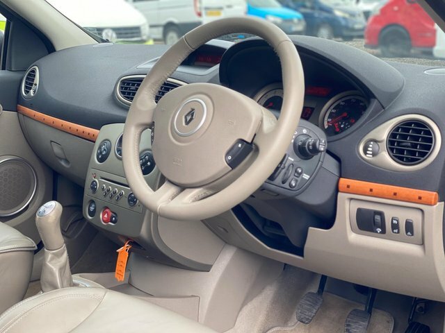 Renault Clio 1.6 Vvt Initiale Gold #5