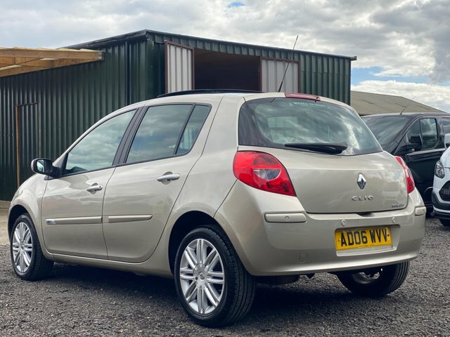 Renault Clio 1.6 Vvt Initiale Gold #3