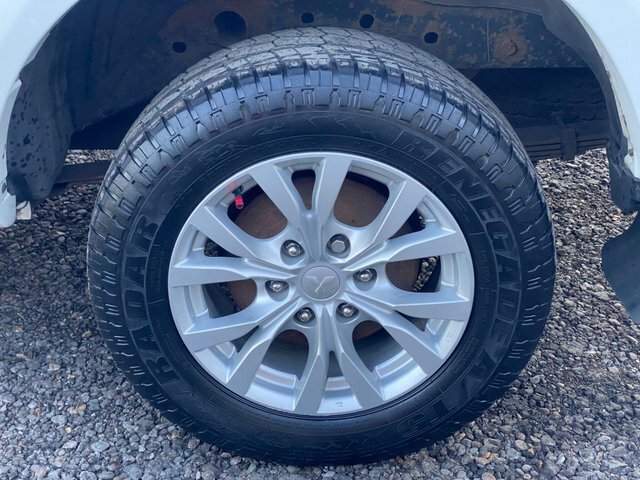Mitsubishi L200 Pickup 2.5 Di-d Barbarian 4Wd Euro 5 Lb Red #49