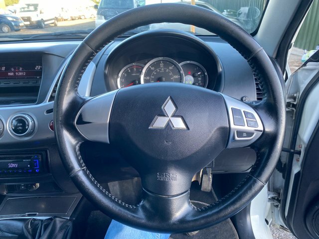 Mitsubishi L200 Pickup 2.5 Di-d Barbarian 4Wd Euro 5 Lb Red #27