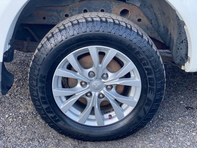 Mitsubishi L200 Pickup 2.5 Di-d Barbarian 4Wd Euro 5 Lb Red #50