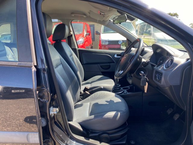 Ford Fiesta 1.4 Ghia Black #5