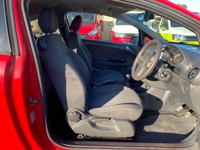 Vauxhall Corsa 1.2I 16V Breeze Red #5