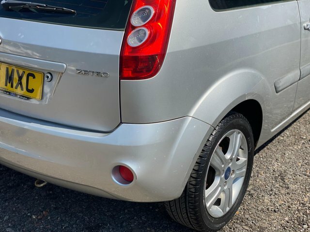 Ford Fiesta 1.25 Zetec Climate Hatchback 14 Green #22