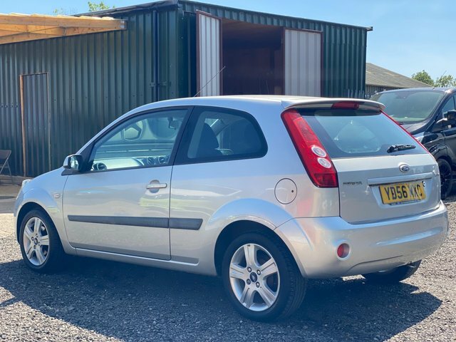 Ford Fiesta 1.25 Zetec Climate Hatchback 14 Green #3