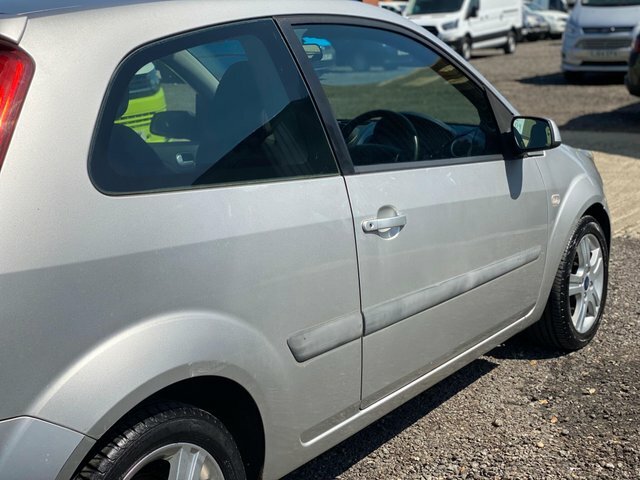 Ford Fiesta 1.25 Zetec Climate Hatchback 14 Green #23