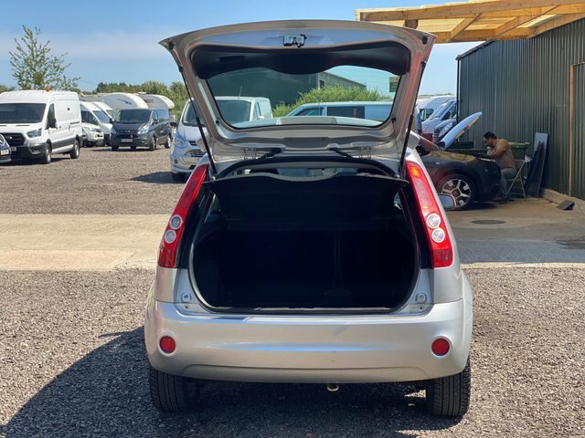 Ford Fiesta 1.25 Zetec Climate Hatchback 14 Green #9