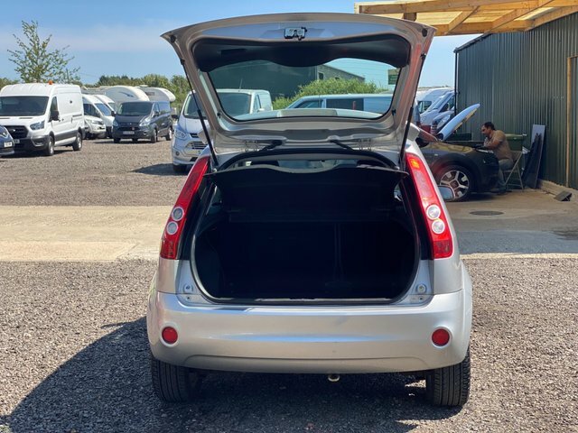 Ford Fiesta 1.25 Zetec Climate Hatchback 14 Green #33