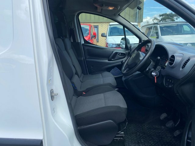Peugeot Partner 850 1.6 Bluehdi 100 Professional Van Non Ss Black #33