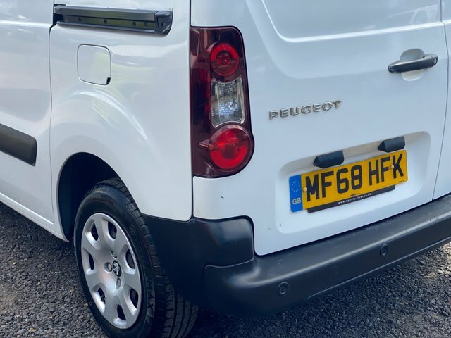 Peugeot Partner 850 1.6 Bluehdi 100 Professional Van Non Ss Black #29