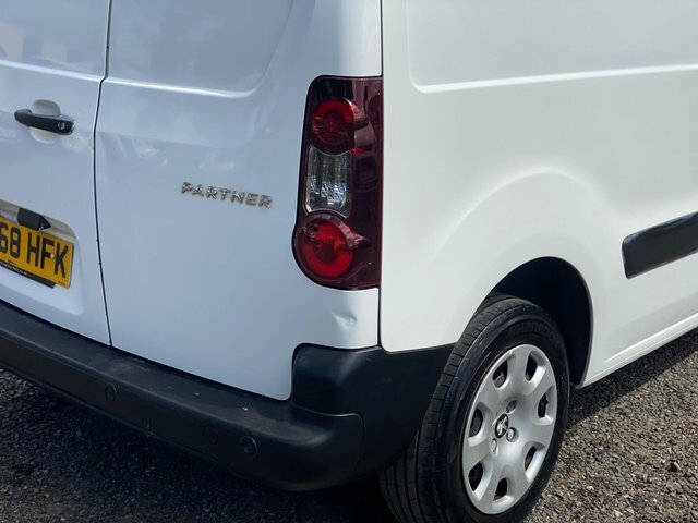Peugeot Partner 850 1.6 Bluehdi 100 Professional Van Non Ss Black #31